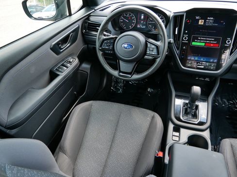 Used 2025 Subaru Forester Premium AWD/4WD image 9