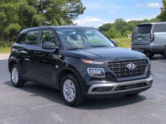 Used 2026 Hyundai Venue SE FWD video 2