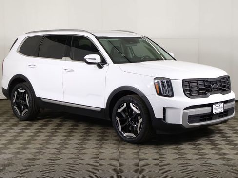 Used 2024 Kia Telluride S AWD/4WD image 2