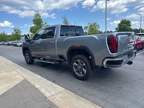 Used 2025 GMC Sierra 2500 SLT w/ SLT Premium Package image 3