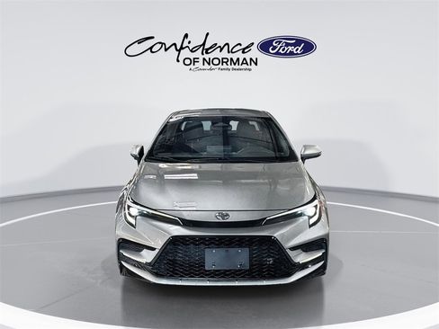Used 2024 Toyota Corolla SE image 2