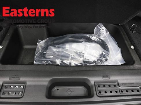 Used 2025 Jeep Wrangler Unlimited Sahara AWD/4WD image 9