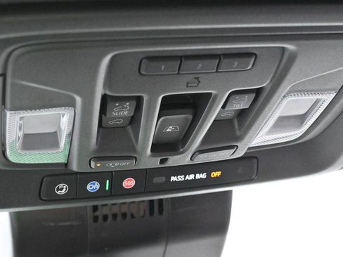 Used 2025 GMC Sierra 2500 AT4 w/ AT4 Premium Plus Package AWD/4WD image 28