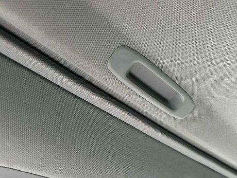 Used 2017 Toyota Camry SE w/ Moonroof Package FWD image 5