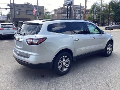 Used 2017 Chevrolet Traverse LT AWD/4WD image 5