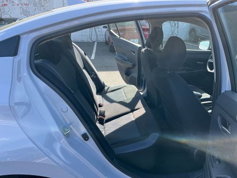 Used 2025 Nissan Versa SV FWD image 24