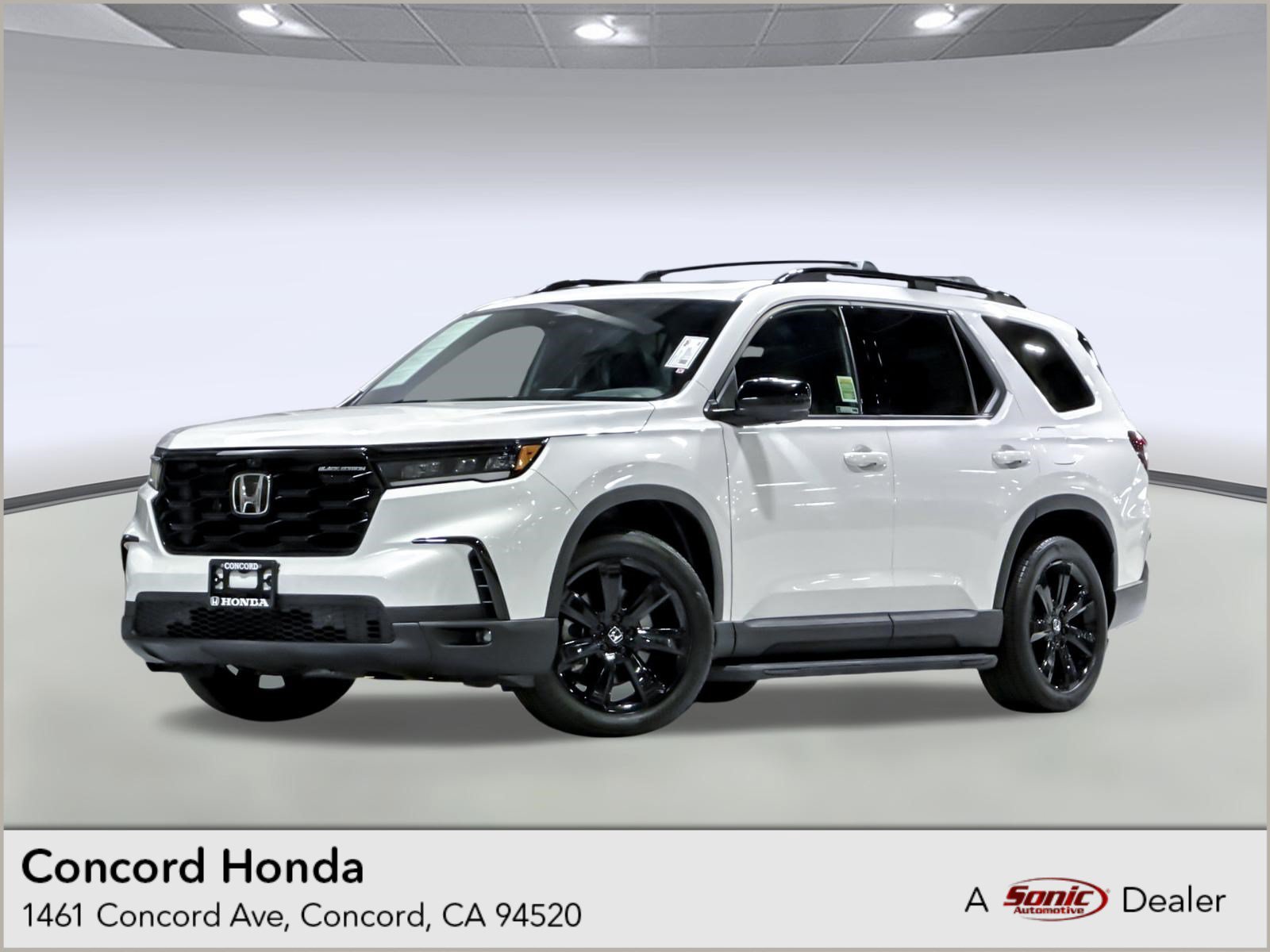 Used 2025 Honda Pilot Black Edition image 1