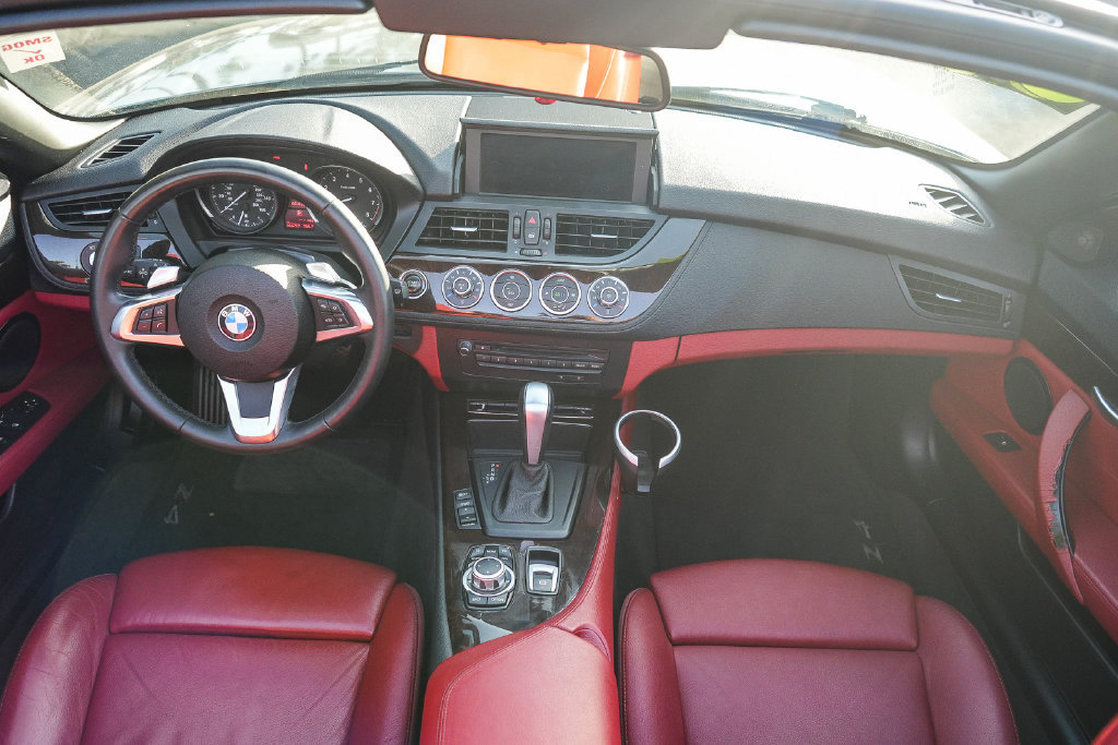 Used 2009 BMW Z4 sDrive30i RWD image 14