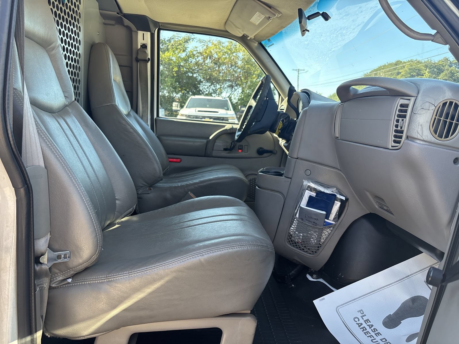 Used 2001 GMC Safari RWD image 25