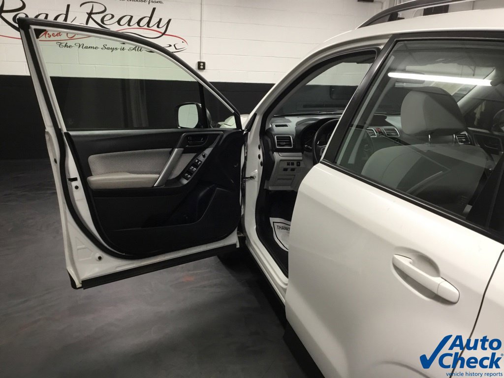 Used 2017 Subaru Forester 2.5i w/ Alloy Wheel Package AWD/4WD image 18