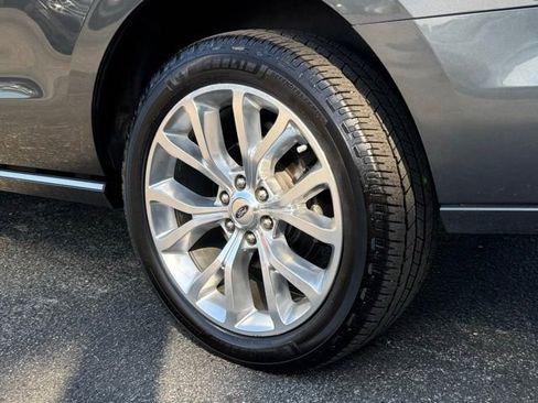 Used 2019 Ford Expedition Platinum image 24