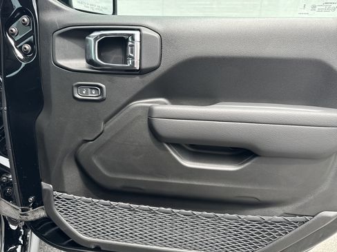New 2025 Jeep Wrangler Rubicon image 19