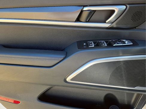 Used 2025 Kia Telluride S image 21