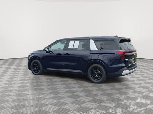 Used 2025 Kia Carnival image 6