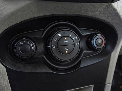 Used 2013 Ford Fiesta S image 17