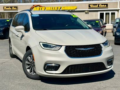 Used 2021 Chrysler Pacifica Touring-L