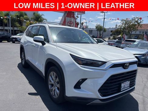 Used 2024 Toyota Grand Highlander AWD image 2