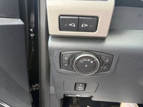Used 2022 Ford F250 Lariat w/ Black Appearance Package AWD/4WD image 11