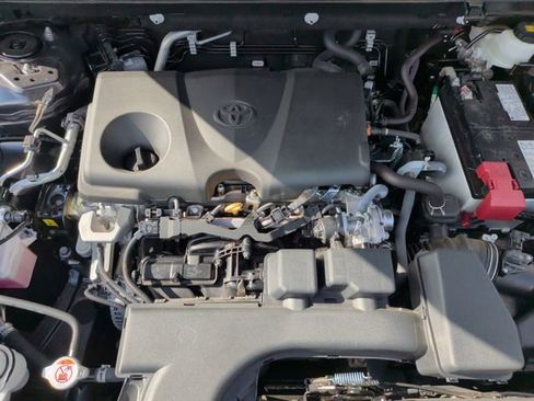 Used 2024 Toyota RAV4 XLE FWD image 30