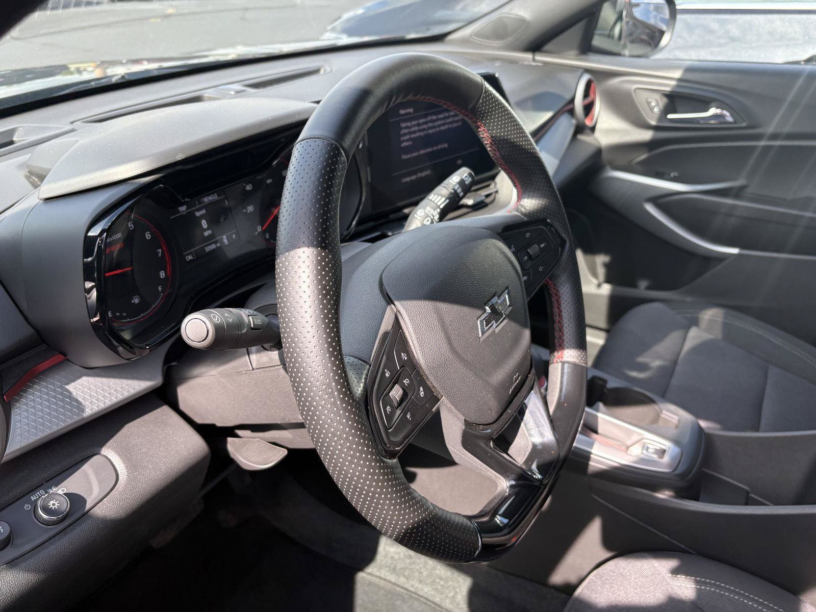 Used 2025 Chevrolet Trax RS w/ Driver Confidence Package FWD image 6