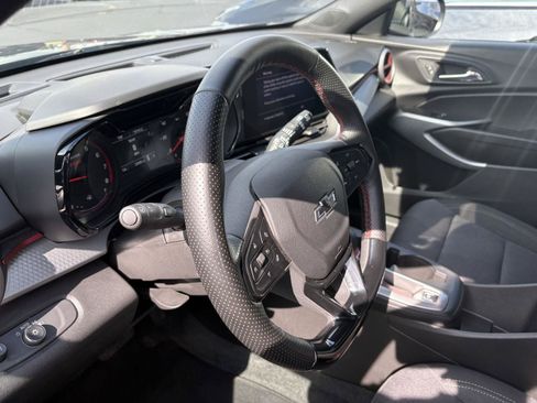 Used 2025 Chevrolet Trax RS w/ Driver Confidence Package FWD image 6