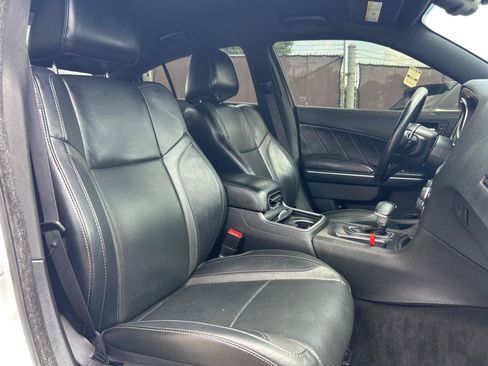 Used 2016 Dodge Charger R/T w/ Plus Group RWD image 20