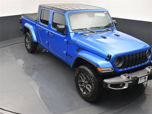 New 2025 Jeep Gladiator Sport image 12