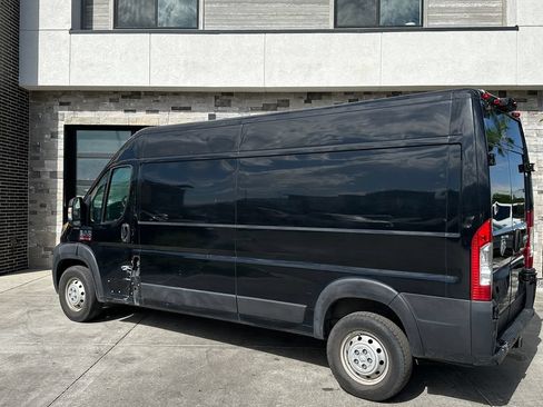 Used 2019 RAM ProMaster 2500 w/ Mopar Trailer Tow Group FWD image 5