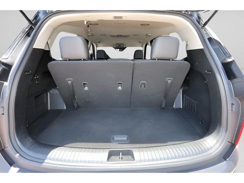 Used 2022 Kia Telluride LX FWD image 17