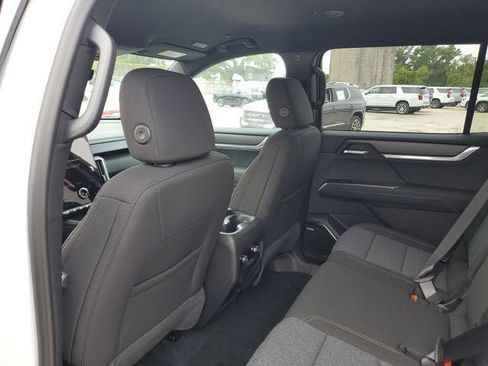 New 2026 GMC Acadia Elevation image 10