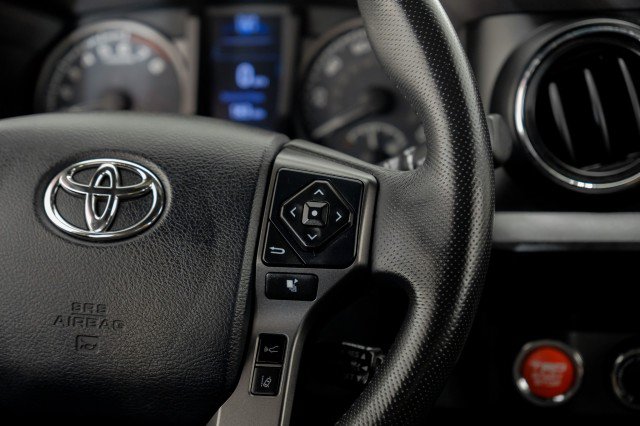 Used 2018 Toyota Tacoma TRD Off-Road w/ Technology Package AWD/4WD image 15