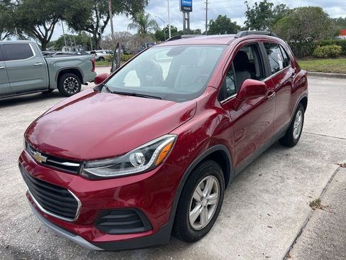 Used 2018 Chevrolet Trax LT w/ Driver Confidence Package FWD image 1