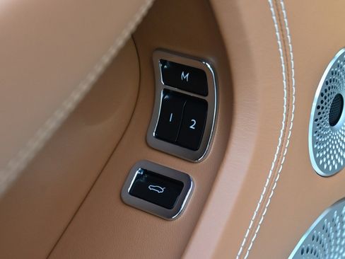 Used 2024 Bentley Continental GT image 28