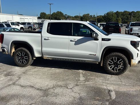 Used 2023 GMC Sierra 1500 AT4 w/ AT4 Premium Package AWD/4WD image 8