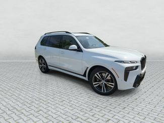 Used 2027 BMW X7 xDrive40i w/ M Sport Package AWD/4WD video 2