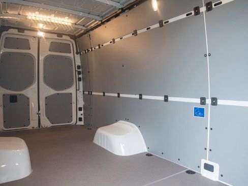 Used 2024 Mercedes-Benz Sprinter 3500 image 38