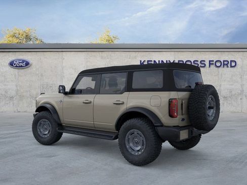 New 2025 Ford Bronco Outer Banks w/ Sasquatch Package AWD/4WD image 4