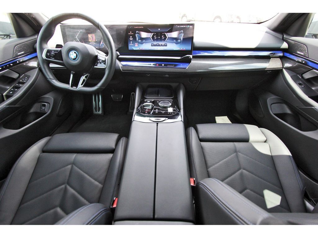 Used 2024 BMW i5 eDrive40i w/ M Sport Package RWD image 10