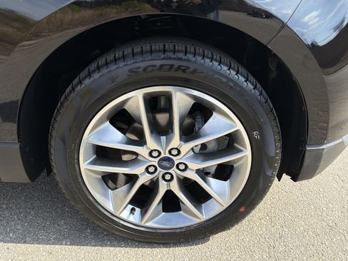Used 2018 Ford Edge Titanium w/ Equipment Group 301A image 12