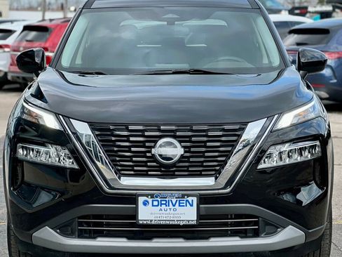 Used 2023 Nissan Rogue SV image 6