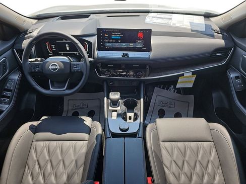 New 2026 Nissan Rogue Platinum w/ Platinum Premium Package AWD/4WD image 13