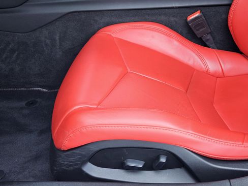 Certified 2024 Chevrolet Corvette Stingray Coupe w/ Chrome Exterior Badge Package image 32