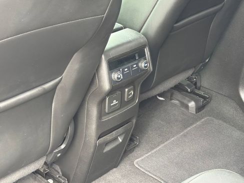 Used 2019 GMC Acadia SLT FWD image 13
