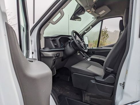 Used 2024 Ford Transit 350 XLT image 32