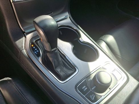 Used 2019 Jeep Grand Cherokee Limited X image 22