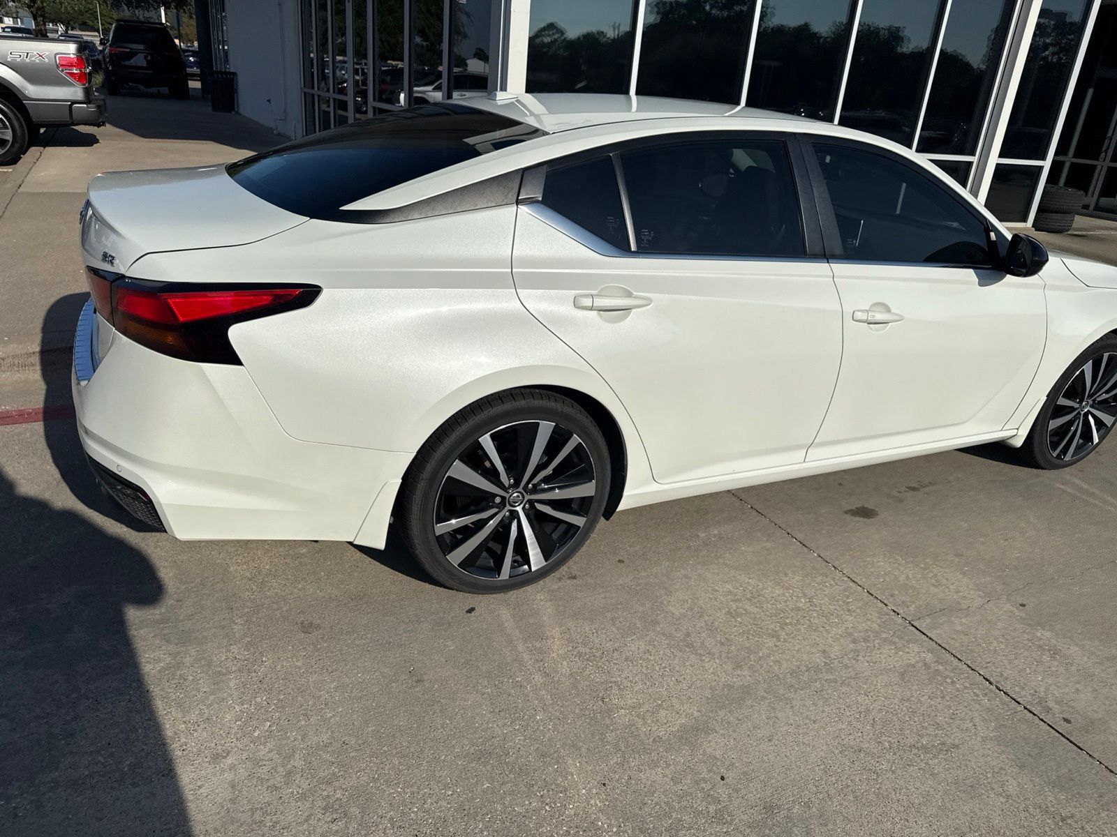 Used 2021 Nissan Altima 2.5 SR FWD image 6