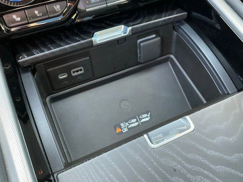 Used 2021 GMC Yukon Denali w/ Denali Premium Package image 43