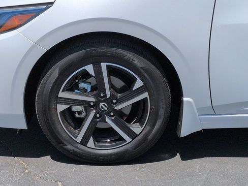 Used 2024 Nissan Sentra SV FWD image 10