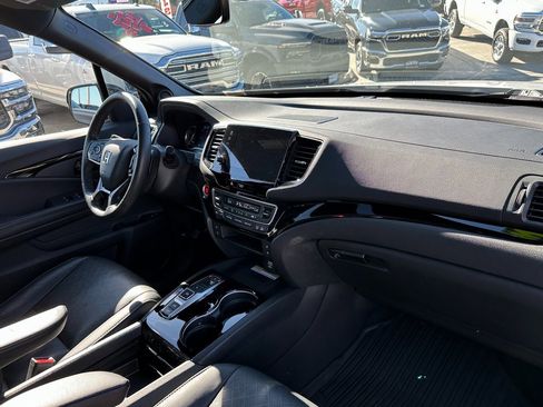 Used 2023 Honda Passport Elite image 13