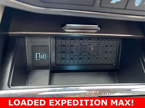 Used 2022 Ford Expedition Max Limited image 23